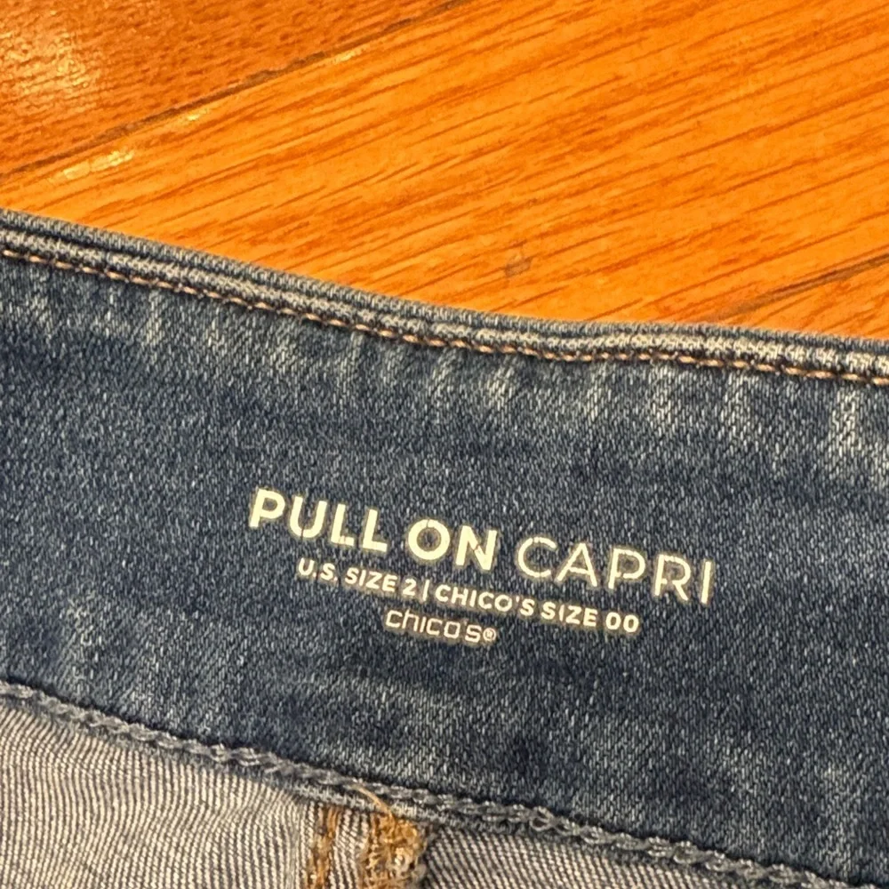 Chico's Light Blue Cropped Jeans - Picture 2 of 6